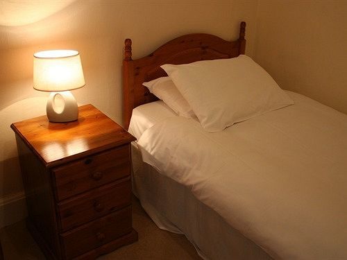 Отель The Kings Arms Суиндон Экстерьер фото