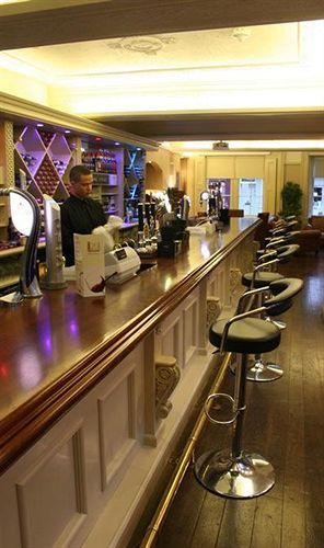 Отель The Kings Arms Суиндон Экстерьер фото